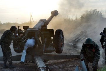 "Свято путінської содомії" у Донецьку:  окупанти стріляють без розбору, місто у вогні, ледь живі люди ховаються по розбомблених домівках