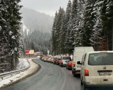 Пробки на дороге на Буковель во время локдауна, фото Facebook