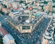 Київ завмер у заторах, водії нервово курять: як об'їхати