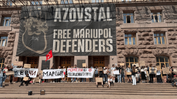 Мітинг киян біля КМДА проти підвищення тарифів на проїзд