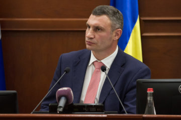 Кличко намагається сховатися за спиною у Смешка: мер у паніці шукає союзників