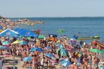 Пляж усіяний тілами: улюблений курорт українців атакували з моря, люди тікають сотнями