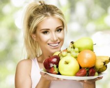 Який компот обрати на вечерю: корисні фрукти і ягоди