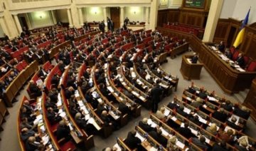 Рада отправила в отставку сотни судей
