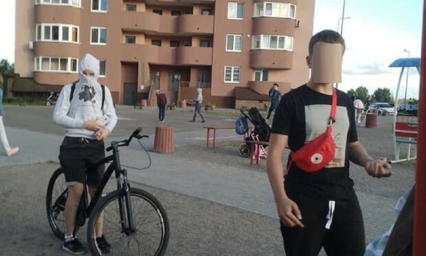 Киевлян терроризируют малолетние вандалы на велосипедах: "Мой папа СБУшник"