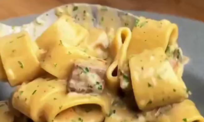 Стейк-паста, кадр из видео