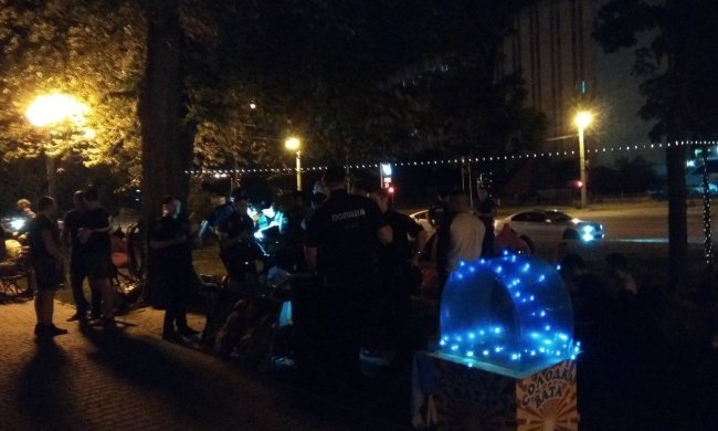 В Харькове десятки копов устроили облаву на отдыхающих: что известно