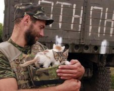 Українські воїни похвалились пухнастим талісманом