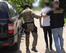 Копи накрили небезпечних наркоторговців у Хмельницькому: заборонених речовин на 2 мільйона, не рахуючи зброї