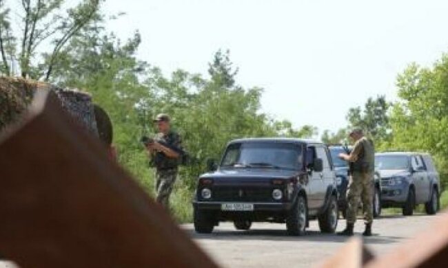 Прикордонники Луганщини відкрили вогонь по авто