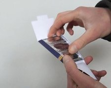 Ватажкам бойовиків на Донбасі присвятили презервативи (фото, відео)