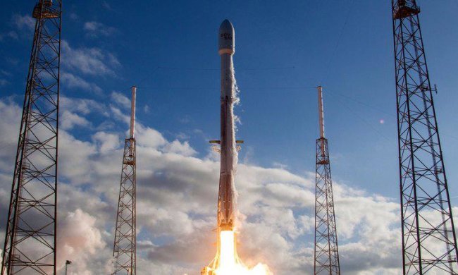 SpaceX вывела на орбиту сразу 64 спутника, это абсолютный рекорд в истории человечества