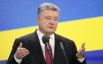 Порошенко и Климкин не оценили шоу Путина с КамАЗами
