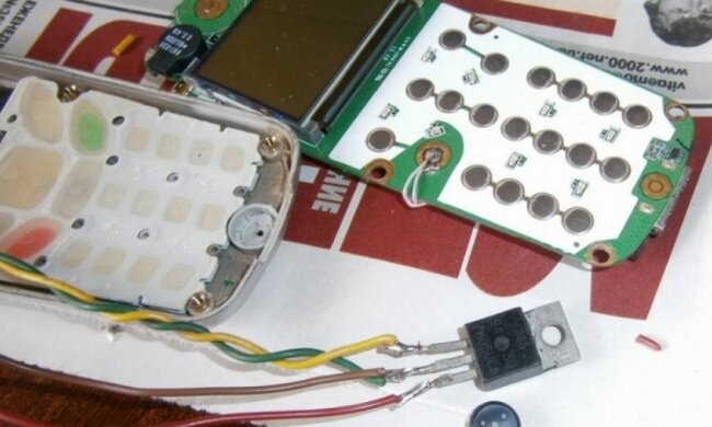 Учёные нашли способ прослушивать обычные смартфоны