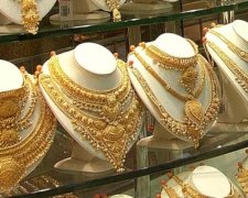 Злочинці зі зброєю пограбували ювелірний
