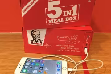 Фастфуд KFC випустив коробку з підзарядкою смартфонів