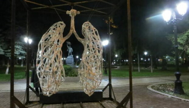 В Мариинском парке установили уникальную скульптуру, фото: Вечерний Киев