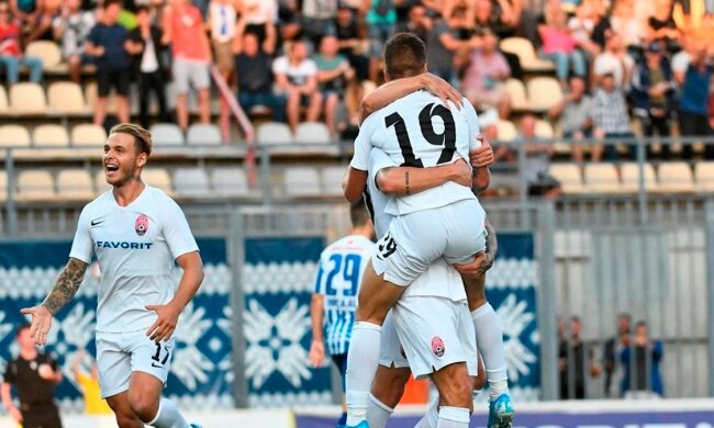 "Заря" всухую обыграла "Колос": два пенальти и два удаления, обзор матча