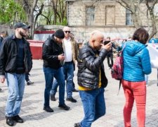 В Одессе киевского нардепа облили нечистотами