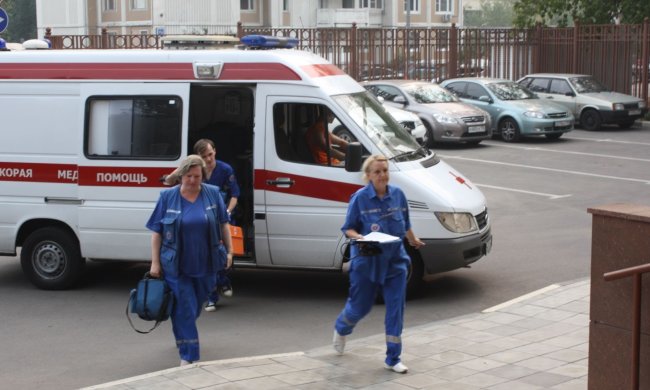 Опинилася не в той час і не в тому місці: у Львові на дівчину обвалився шматок будинку, деталі