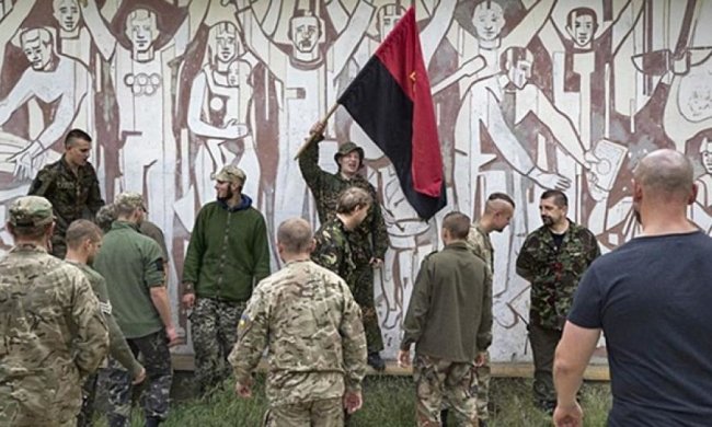 Французький фотограф показав побут прифронтового Маріуполя (фото)