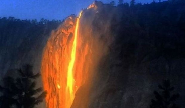 "Огненный водопад" собирает зрителей в парке Йосемити