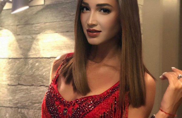 Бузова нажахала новим образом: спортивки і підбори, ікона стилю