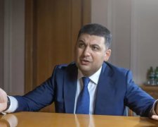 "Дураки, дороги и зарплаты в 600 долларов": Гройсман идет в отставку, украинцы вспомнили все