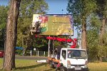 демонтаж білбордів, скріншот з відео