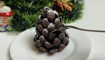 Новогодние "шишки": фото скрин Ютуб