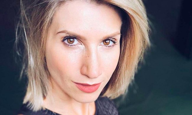 Аніта Луценко показала тренування для бадьорого понеділка: на допомогу прийдуть резиночки