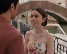 Лили Коллинз, кадр из сериала "Эмили в Париже"