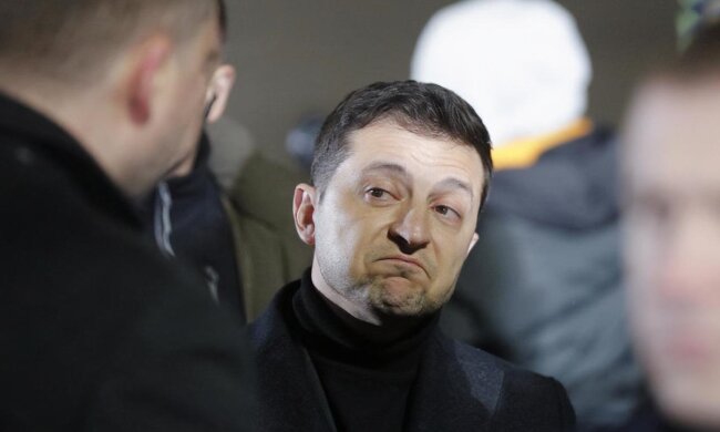 Головне за день понеділка, 6 січня: кумедний "відпочинок" Зеленського в Омані, ліквідація бойовика Захарченка та активісти на колінах