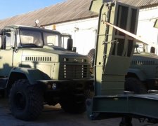 Киевляне заметили колонну военных машин без опознавательных знаков