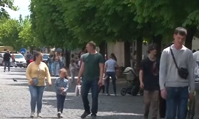 Украинцы на улице, скриншот: Youtube