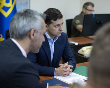 Головне за ніч: зустріч Зеленського з Конгресом США, потужні вибухи під Донецьком та лютий удар стихії