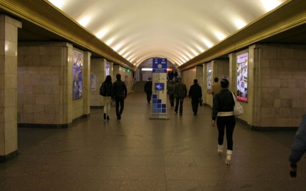 Опубликовано видео с места взрыва в метро Санкт-Петербурга