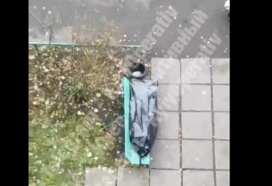 мертвый мужчина / скриншот из видео