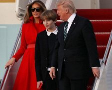 Сын Трампа впервые появился на публике после обвинений в аутизме