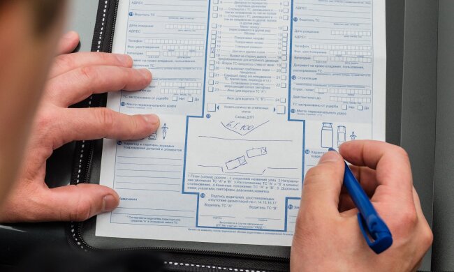 Заповнення європротоколу, фото: lawecon.ru