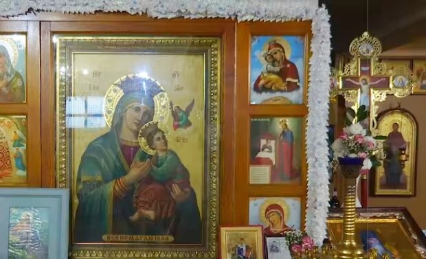 В Ужгороді у храмі УПЦ замироточили ікони