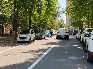 Парковка на велосипедной дорожке, фото: Нацполиция