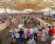 Одеський "Привоз" перетворили на помийну яму: фото постапокаліпсису