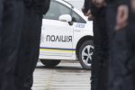 У центрі Києва поліцейський напав на школярку: дивом врятували перехожі