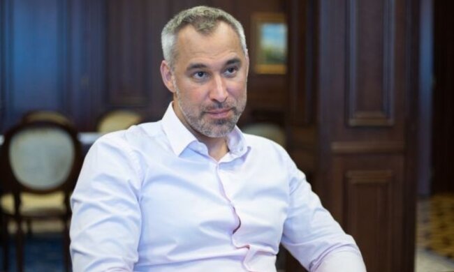 Генпрокурор Рябошапка замешан в судебной тяжбе с родным отцом: "Выгнали на улицу"