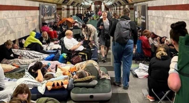 Метро, укриття, зображення з соцмереж