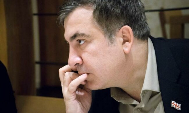Это идиотизм: соцсети отреагировали на лишение гражданства Саакашвили