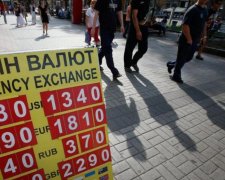 Курс валют на 19 августа: доллар бьет все рекорды