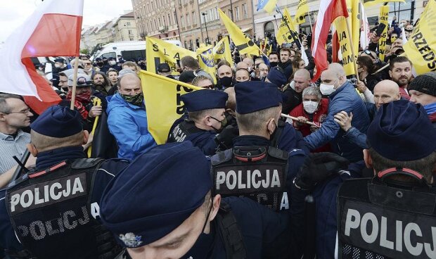 Протесты в Польше, скриншот: YouTube