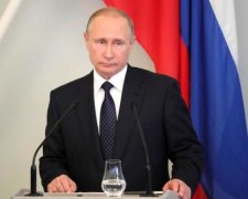 Невиданная милость: Путин отпустил двух осужденных за SMS